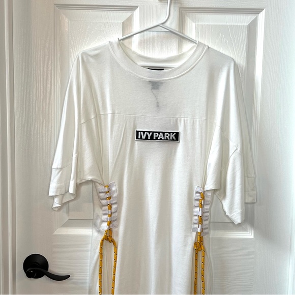 ⭐️ NWT Ivy Park White Lace-Up Sides Football Tee Shirt SMALL - Picture 4 of 11